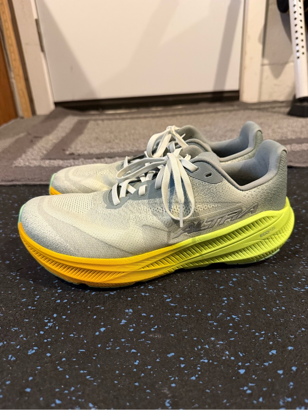 Altra Women's Light Gray and Yellow Gradient Running Shoes